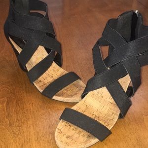 BCBGeneration cork/black wedges